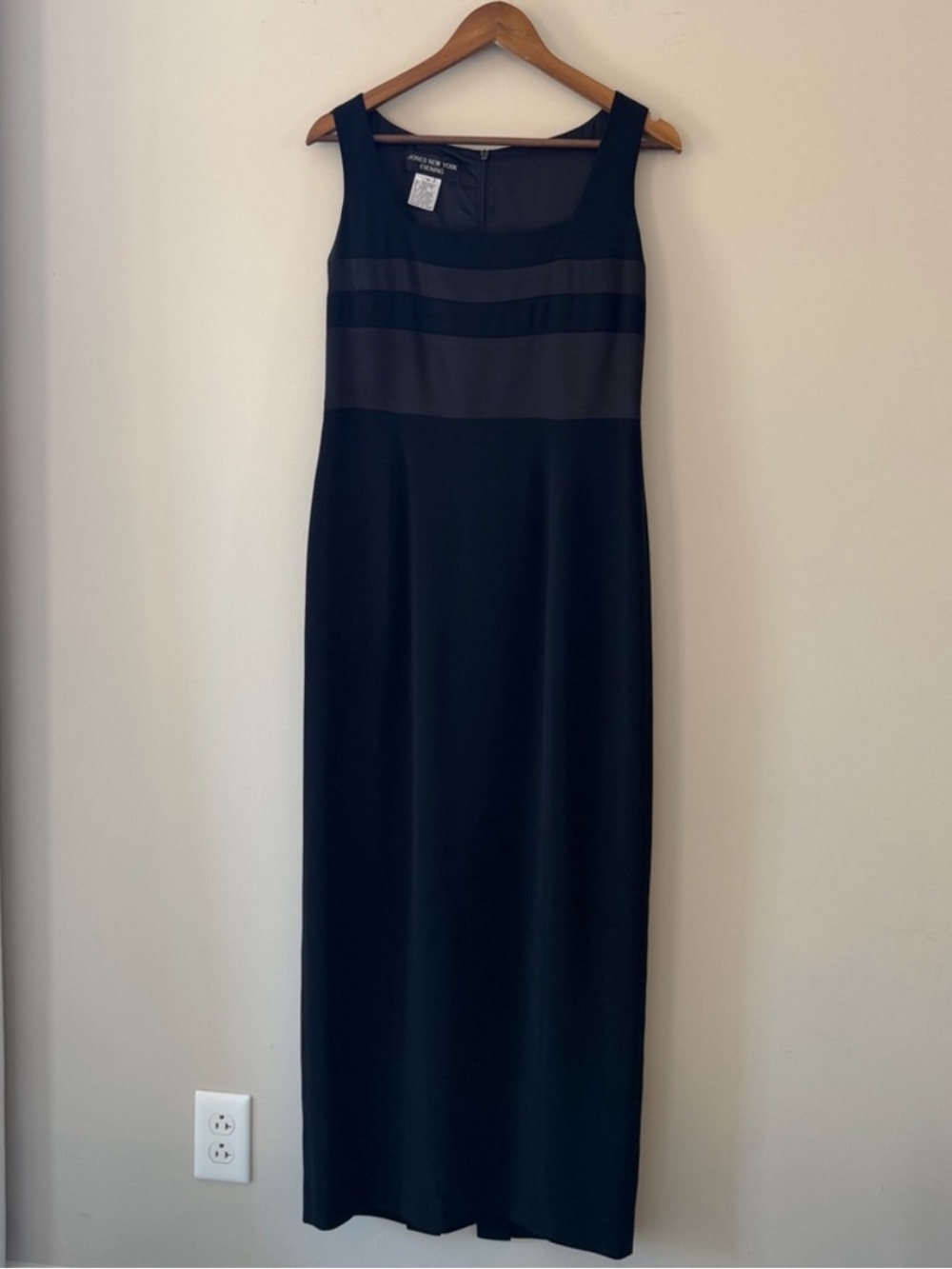 Jones New York Evening Vintage Black Formal Maxi Dress Square Neckline Size 8